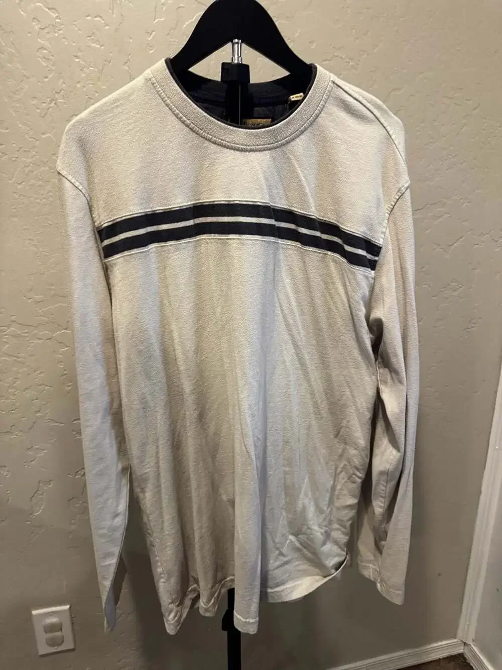 G.H. Bass & Co. Men's Long Sleeve Crewneck T-Shirt with Chest Stripes